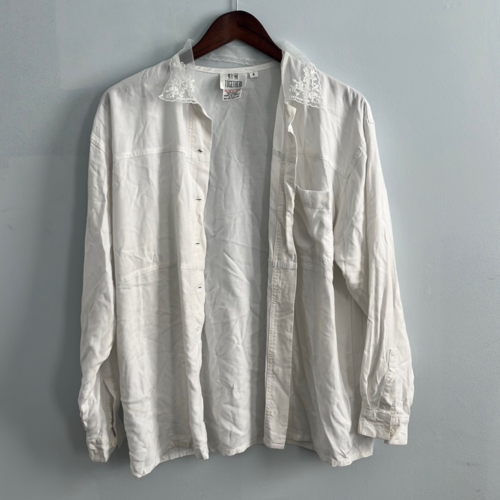 White Button Down Top Lace Collar - image 3